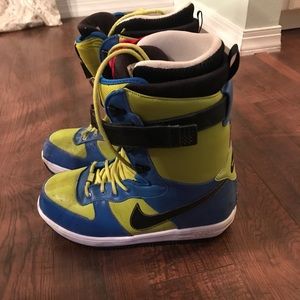 Nike Snowboarding boots